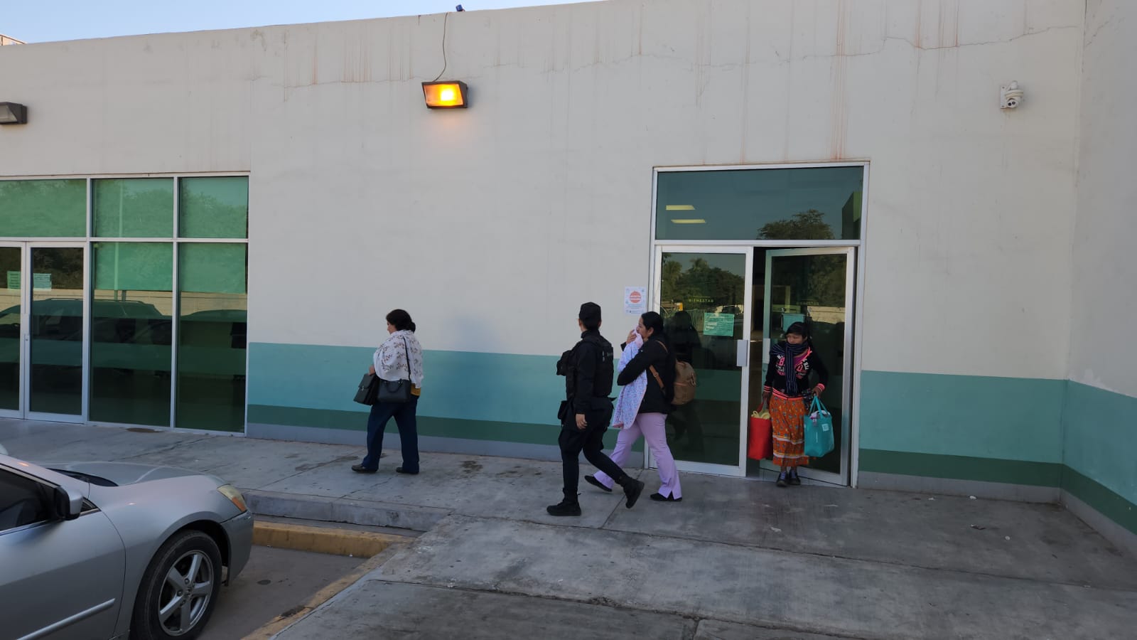 Dan de alta Candelaria, bebé tarahumara; su madre se fue con ella a Casa Hogar