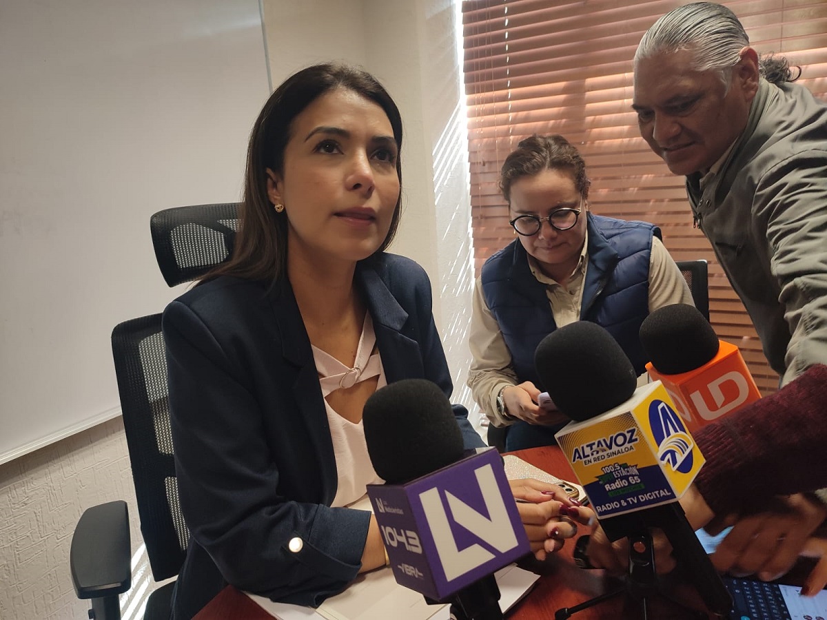 Despiden a trabajadora de Ahome por cobrar doble sueldo, uno proveniente del Congreso