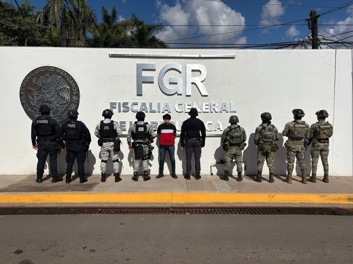Con un arma de fuego y marihuana, detienen a presunto delincuente en Culiacán