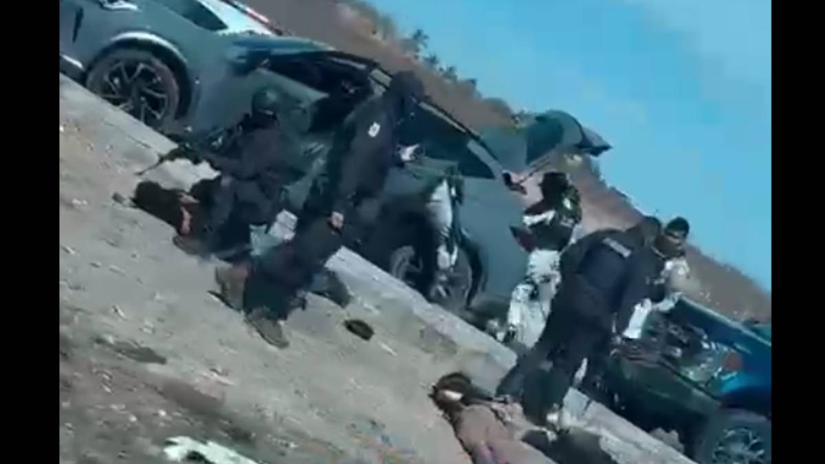 Detienen a cuatro con armas largas y vehículo en La Costera de Culiacán