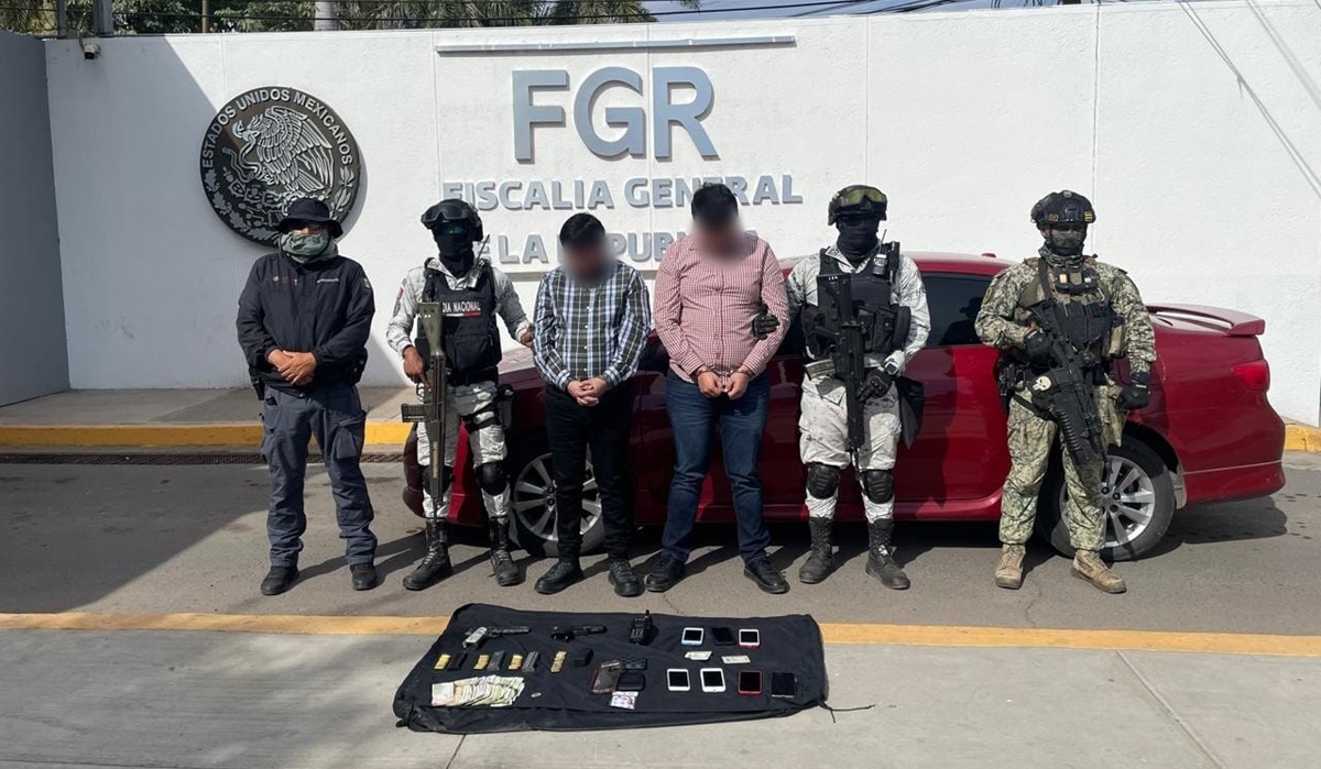Detienen a 2 civiles armados y decomisan un vehículo en la Infonavit Humaya, Culiacán
