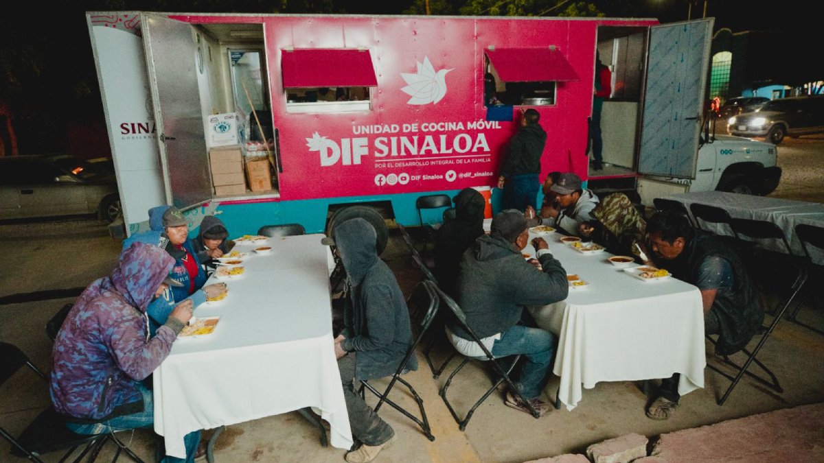DIF Sinaloa lleva apoyos y alimento a Juan José Ríos y Ruiz Cortines