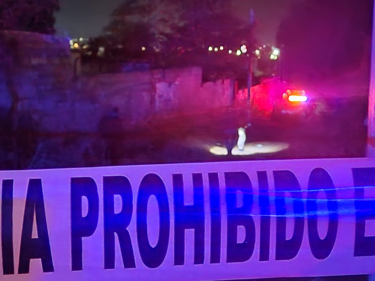 Ejecutado a balazos y esposado de las manos hallan a un hombre en la colonia Los Huizaches de Culiacán