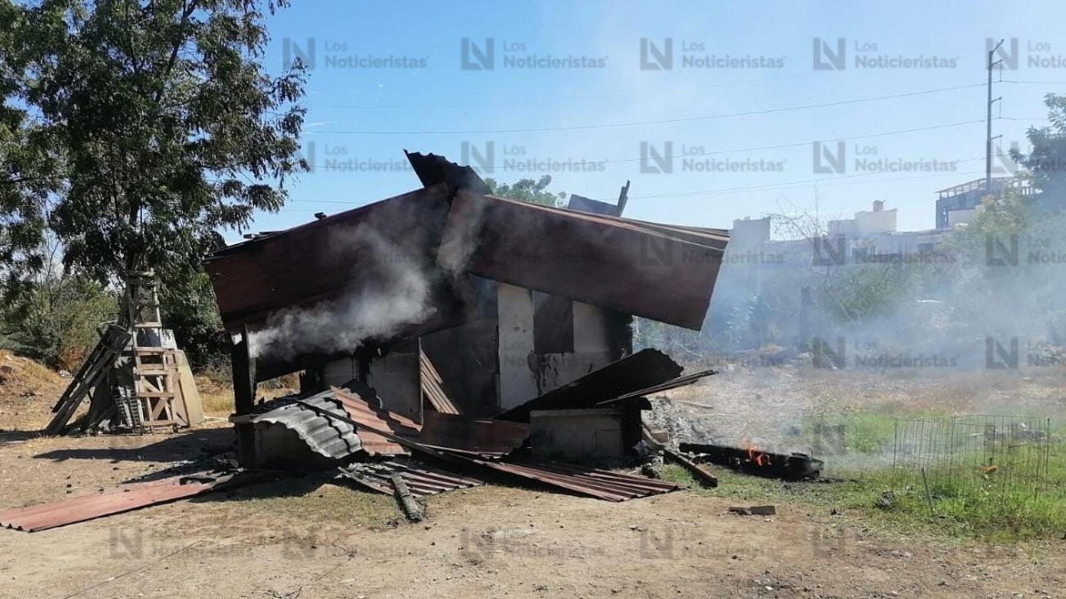Ejecutan con arma larga y queman a un hombre en casita de lámina🏚️ en Culiacán