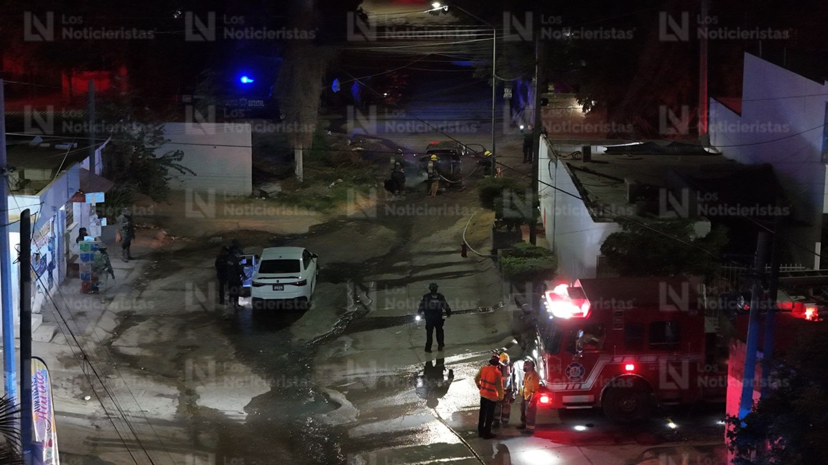 Tras balacera en Villa Bonita, Culiacán, hallan un carro quemado y aseguran otro con armas al interior