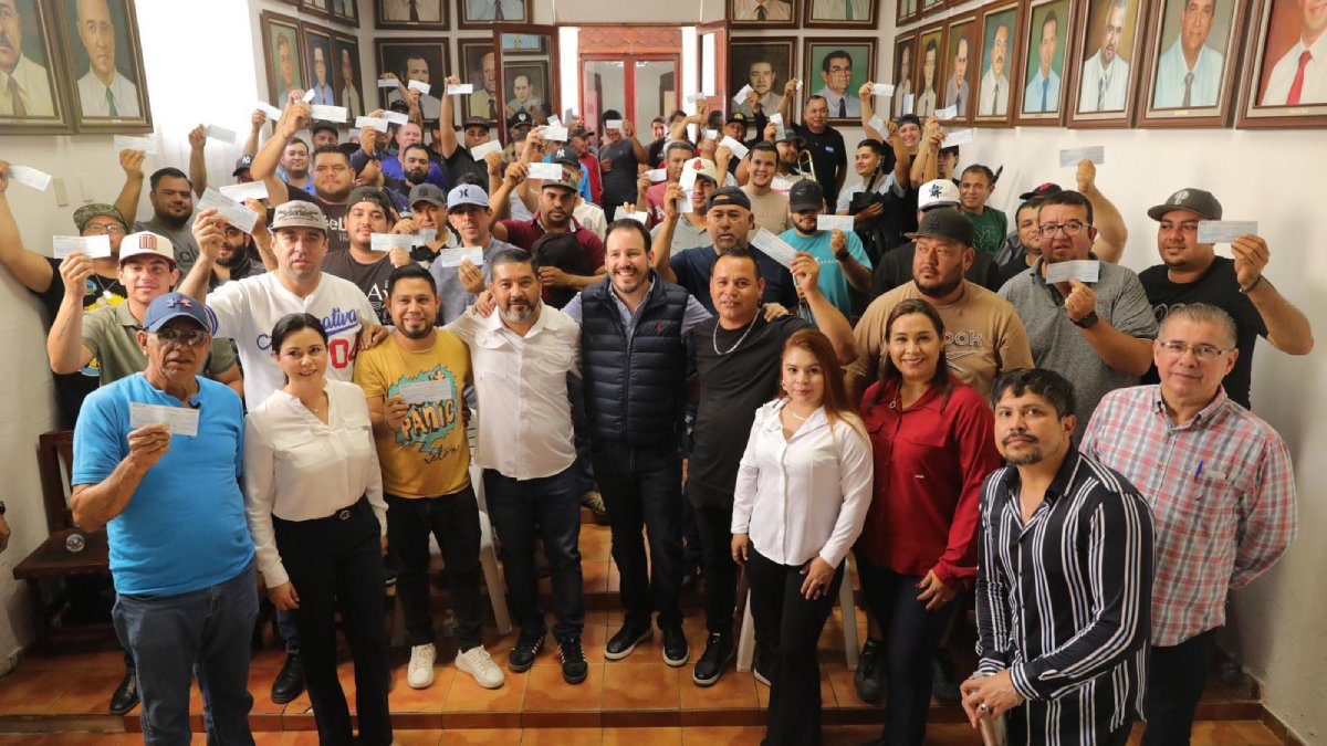 Entrega Secretaría de Economía 80 apoyos del programa ‘Sinaloa Late Fuerte’ a músicos de Concordia