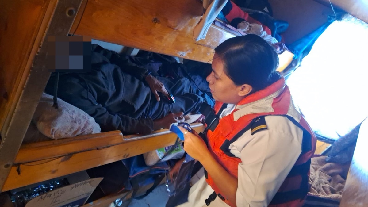 Tripulante de camaronero está estable, tras ser evacuado en Mazatlán; Semar y PC le apoyaron