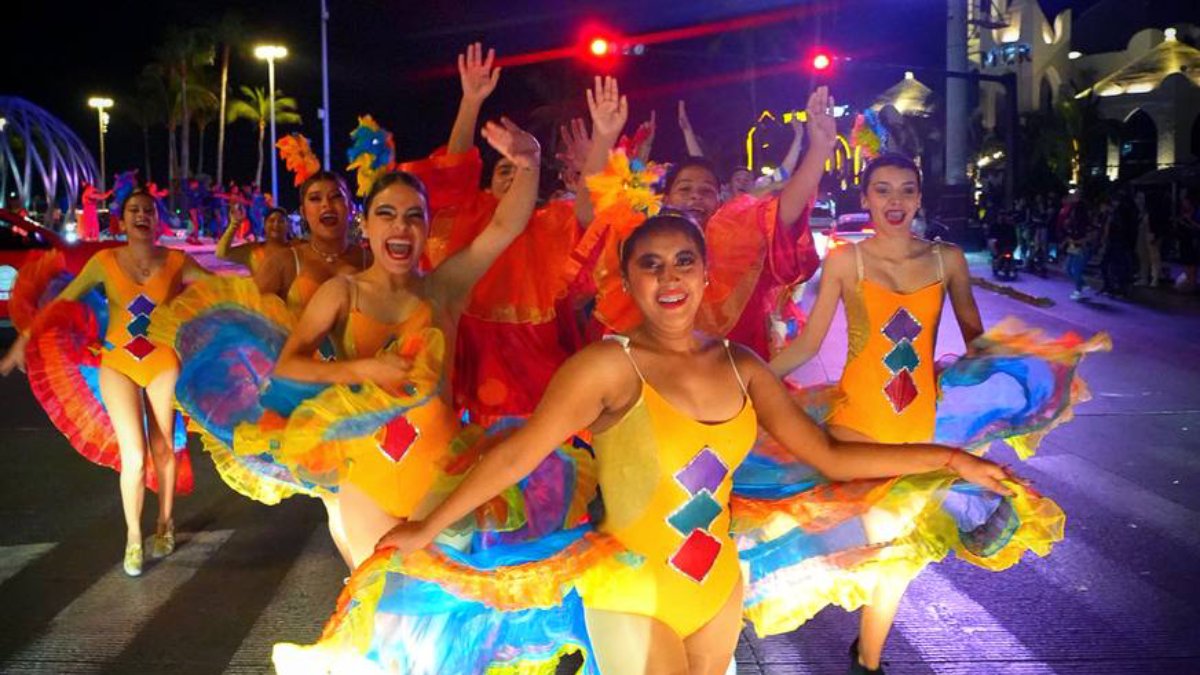 ¡Saca tu espíritu carnavalero! Este viernes hay pega de calcas, fiesta y color en Mazatlán