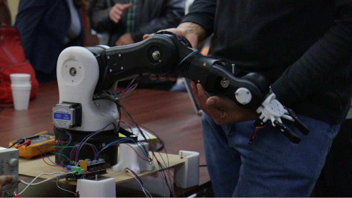 Estudiantes de la UAS realizan la Exposición de Proyectos de Ingeniería en Electrónica y Mecatrónica
