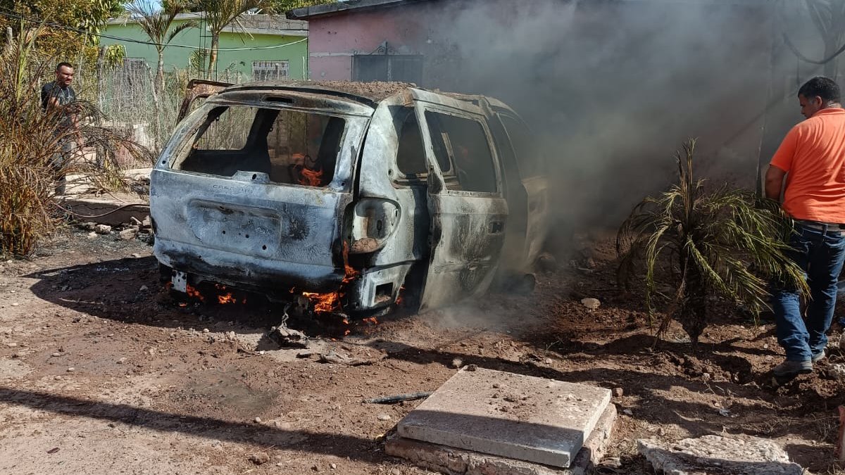 Explota vagoneta en el Valle del Carrizo y moviliza a los cuerpos de auxilio de Ahome