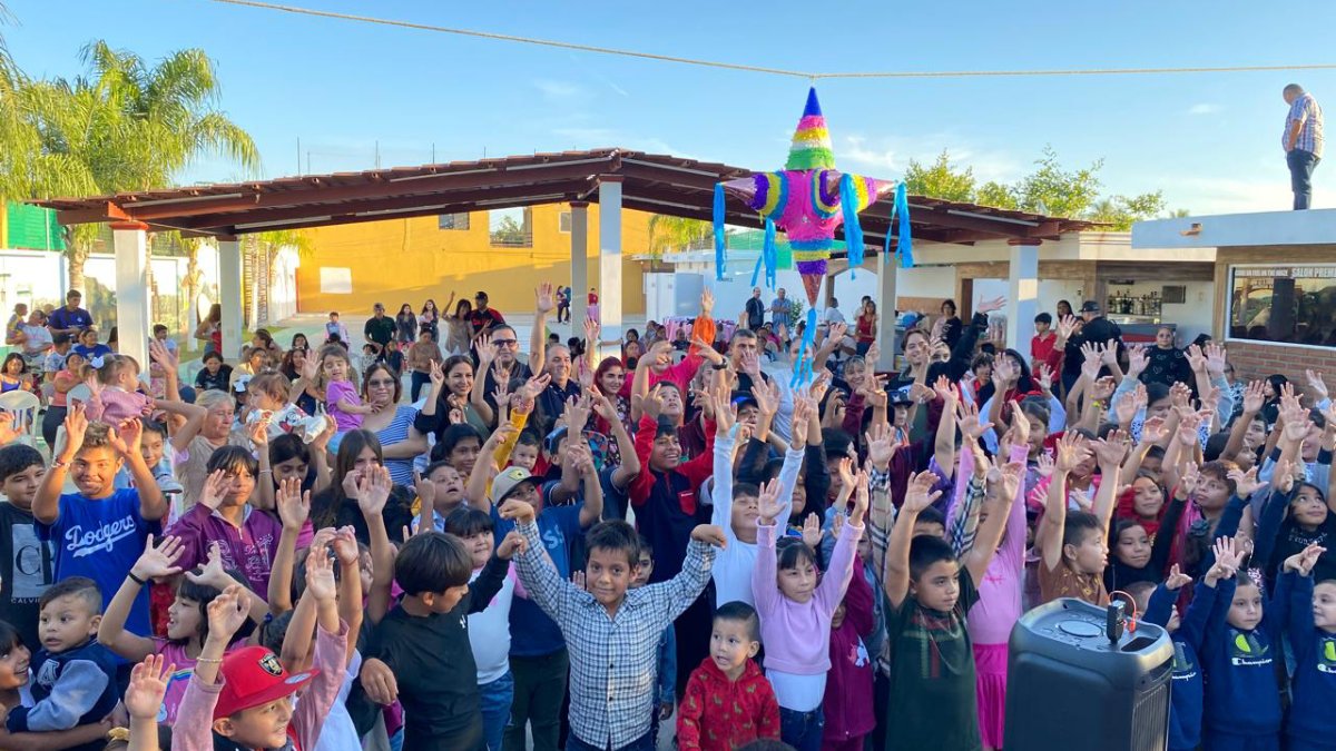 Fundación RAMGES lleva festejo de Día de Reyes a niños de Mazatlán