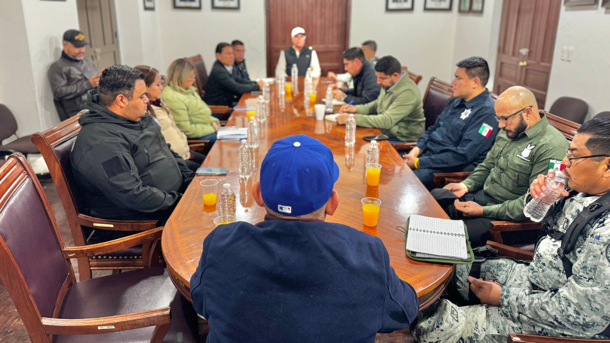Se refuerza estrategia de seguridad en El Fuerte y Choix; el alcalde Gildardo Leyva lidera sesión