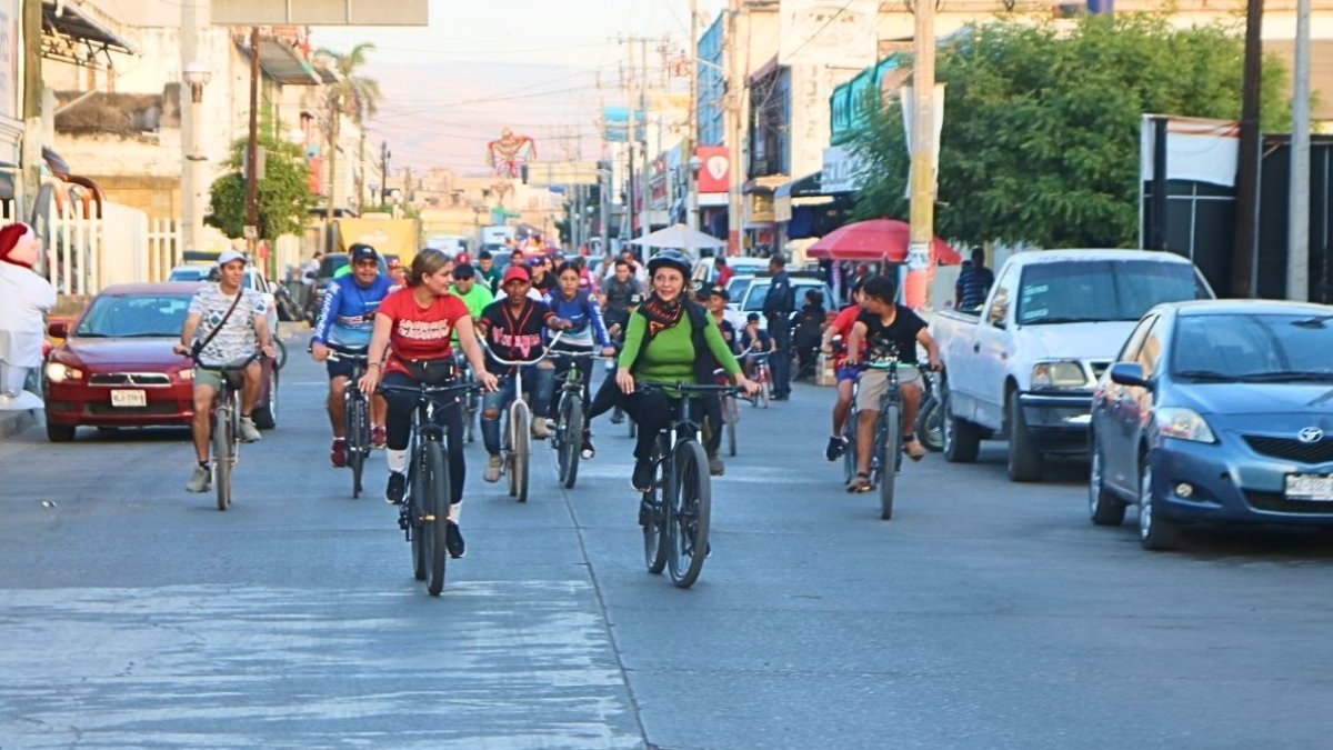 Gran participación en la rodada ‘Pedaleando Sueños’ a favor del Juguetón 2024 de Escuinapa