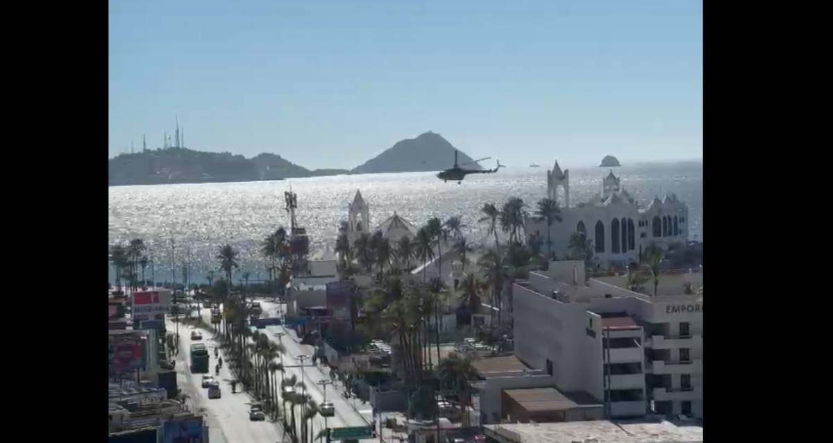 Refuerzan vigilancia en Mazatlán; helicóptero de la Marina sobre vuela zona dorada