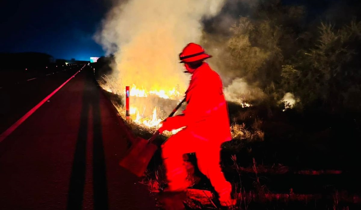 Se prende maleza en Villa Unión, el fuego es controlado por Bomberos