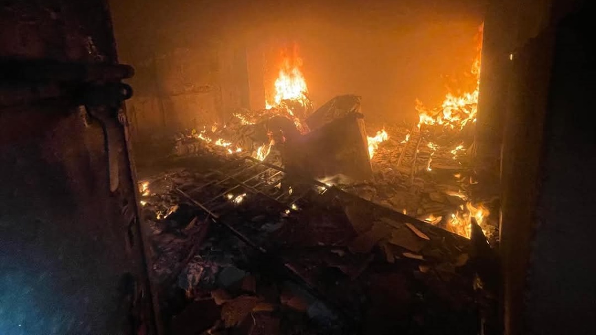 Se registra incendio en casa abandonada en la Emiliano Zapata en Mazatlán