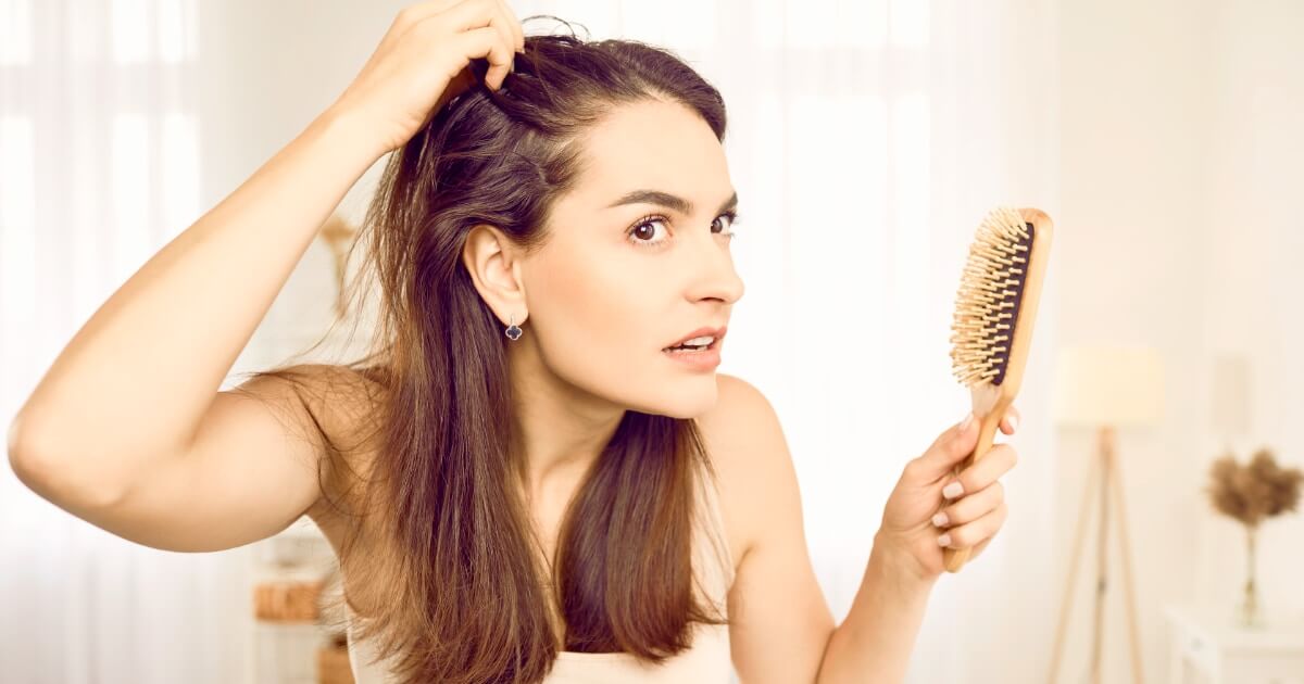 ¿Se te cae mucho el cabello? Identifica qué lo causa y 5 recomendaciones prácticas