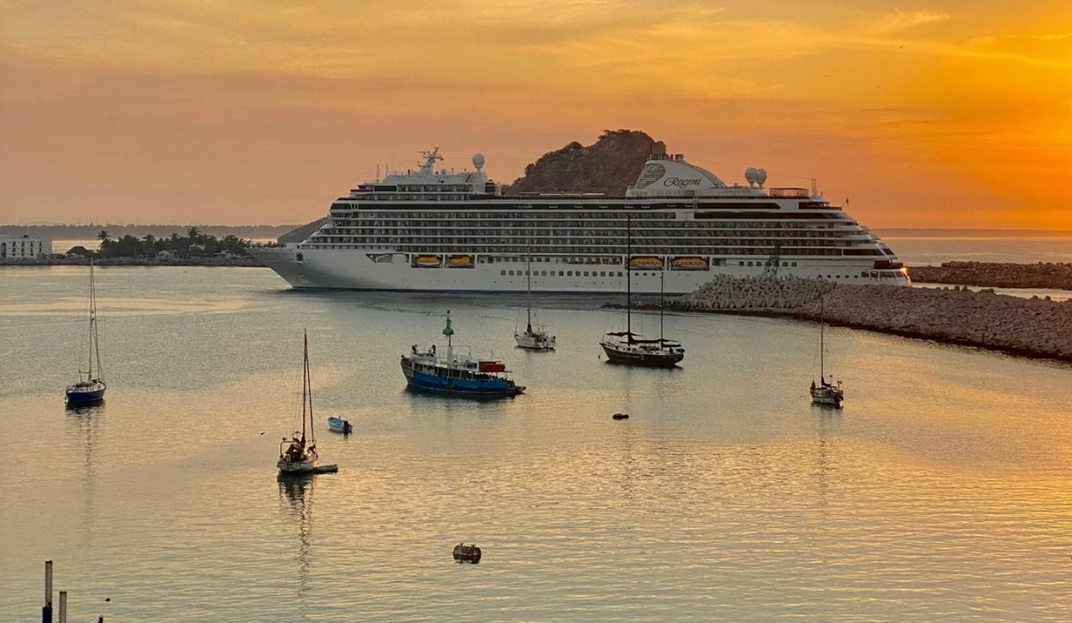 Mazatlán recibe al crucero Seven Seas Grandeur con más de 700 turistas a bordo