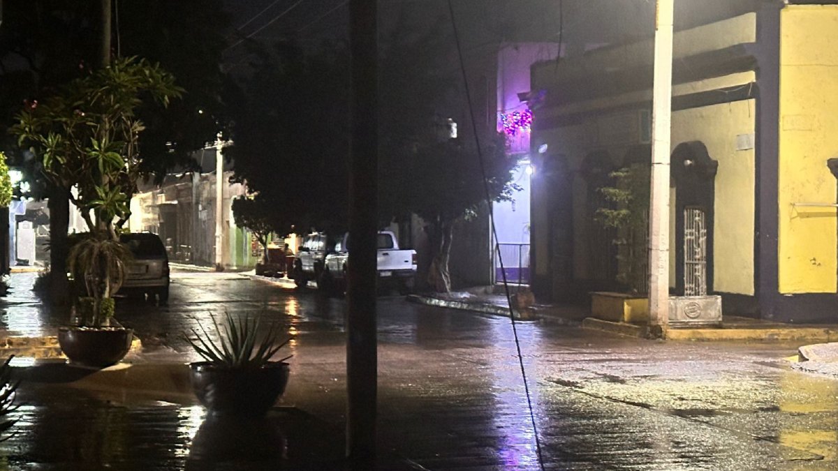 ¡Tome sus precauciones! Amanece Mazatlán con lluvias este jueves
