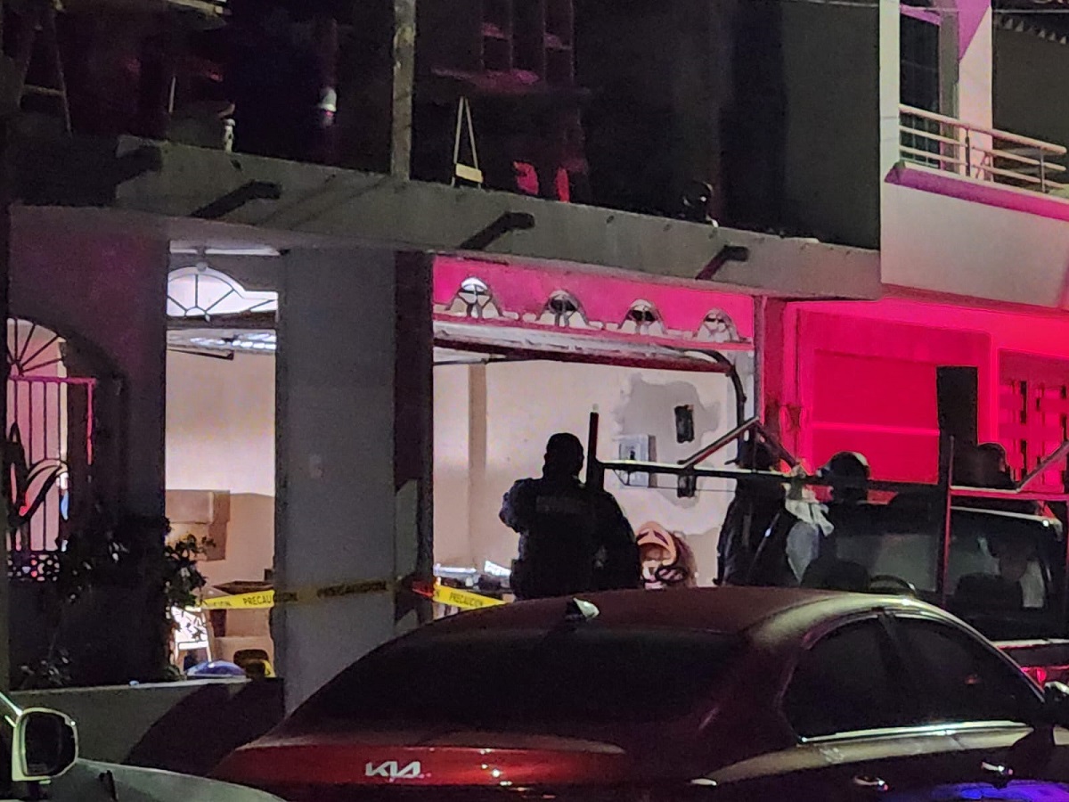 Asesinan a balazos a un hombre en la cochera de una casa de la colonia Lázaro Cárdenas, en Culiacán