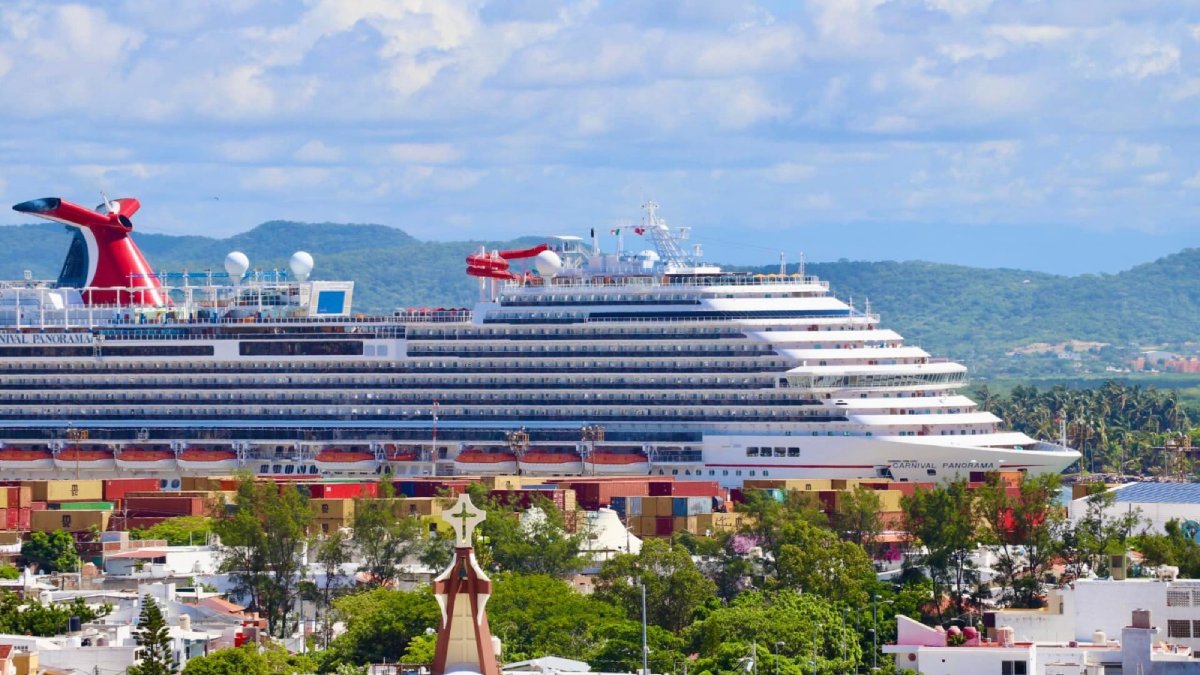 Mazatlán recibe al Carnival Panorama, el crucero nueve del año, con una derrama económica de 6.8 mdp