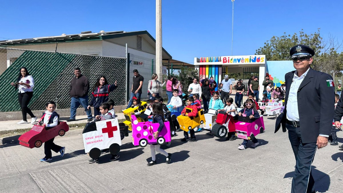 Niños de kínder en Los Mochis aprenden sobre señales de tránsito