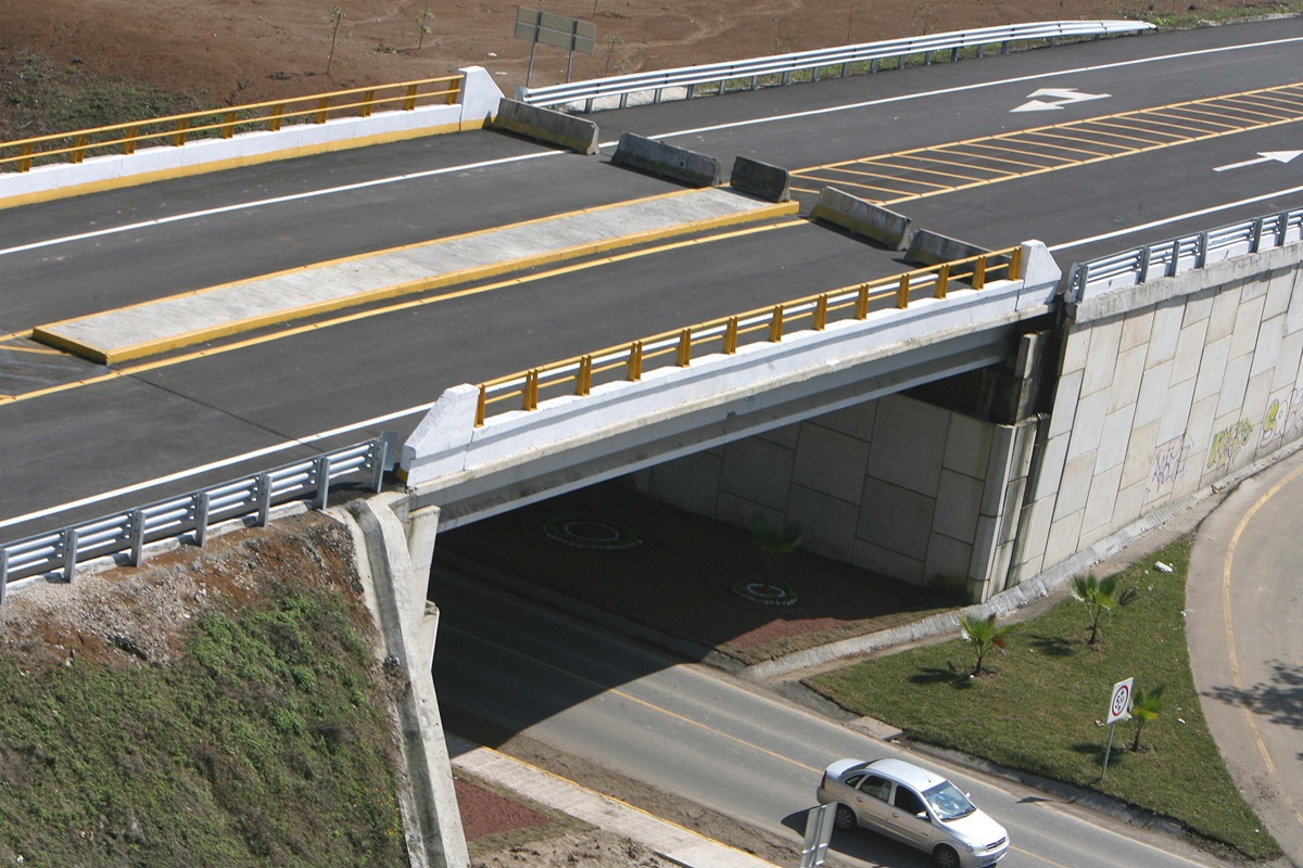 Paso superior en carretera