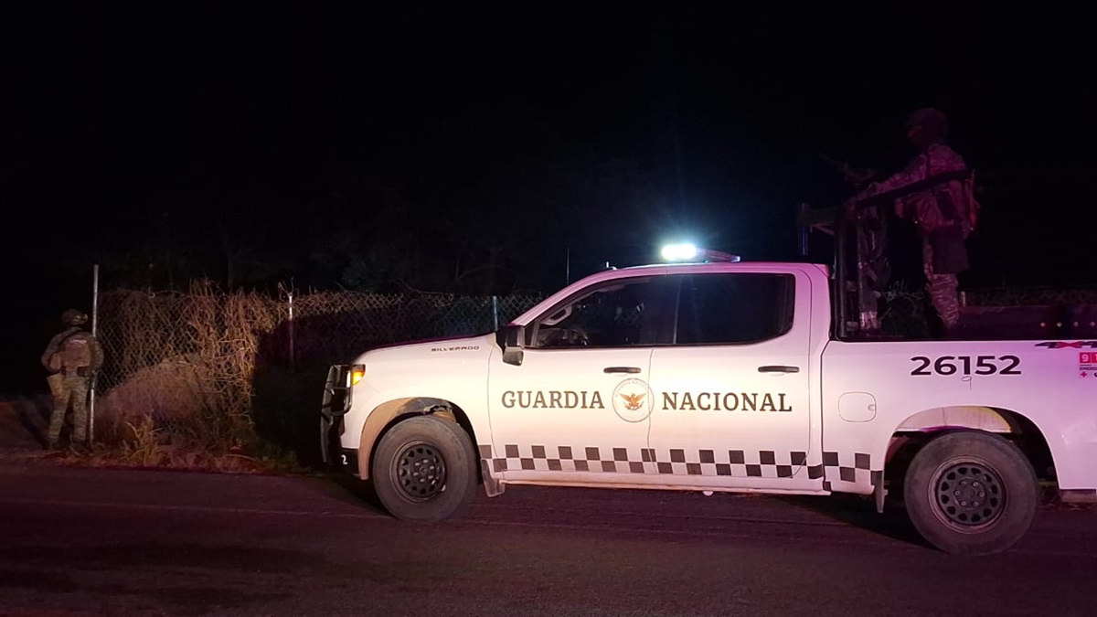 Tras cateo a un domicilio, aseguran un auto, municiones y cargadores, en Culiacán
