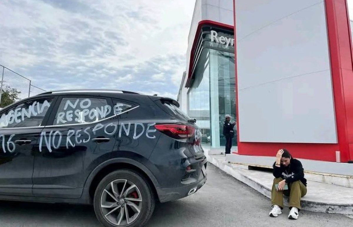 Viral: Música en vivo y carnita asada se arma en protesta contra agencia de carros en Tamaulipas