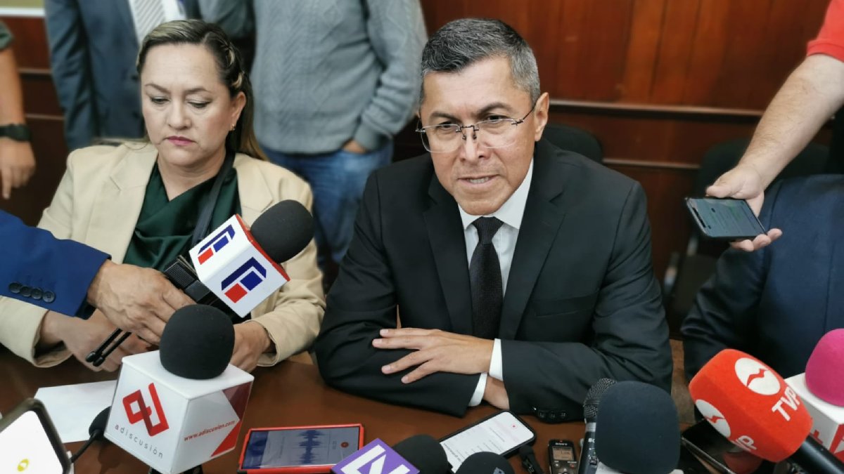 “No tiene ningún enlace con el C4 oficial, eso está corroborado”: Rentería Schazarino del C4 clandestino