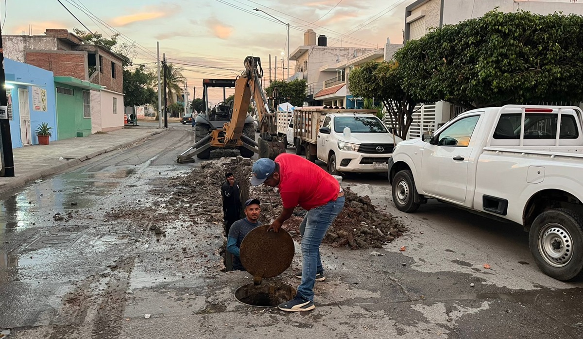Jumapam repara tramo de la red de atarjeas en el Infonavit Playas de Mazatlán