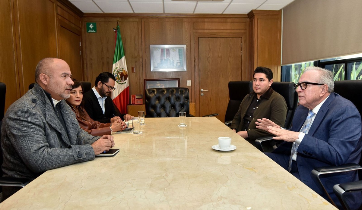 Rocha Moya visita Comunicaciones y Transportes para revisar proyectos de infraestructura en Sinaloa