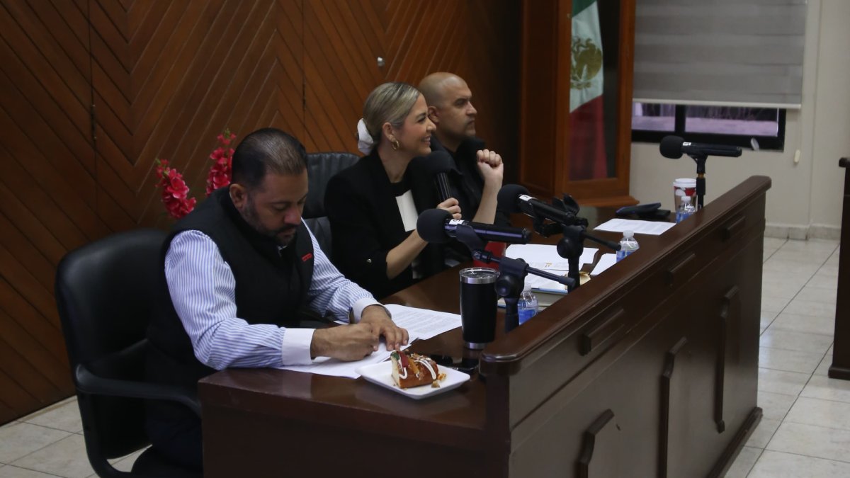 A redoblar esfuerzos, les pide Estrella Palacios a funcionarios municipales para este 2025