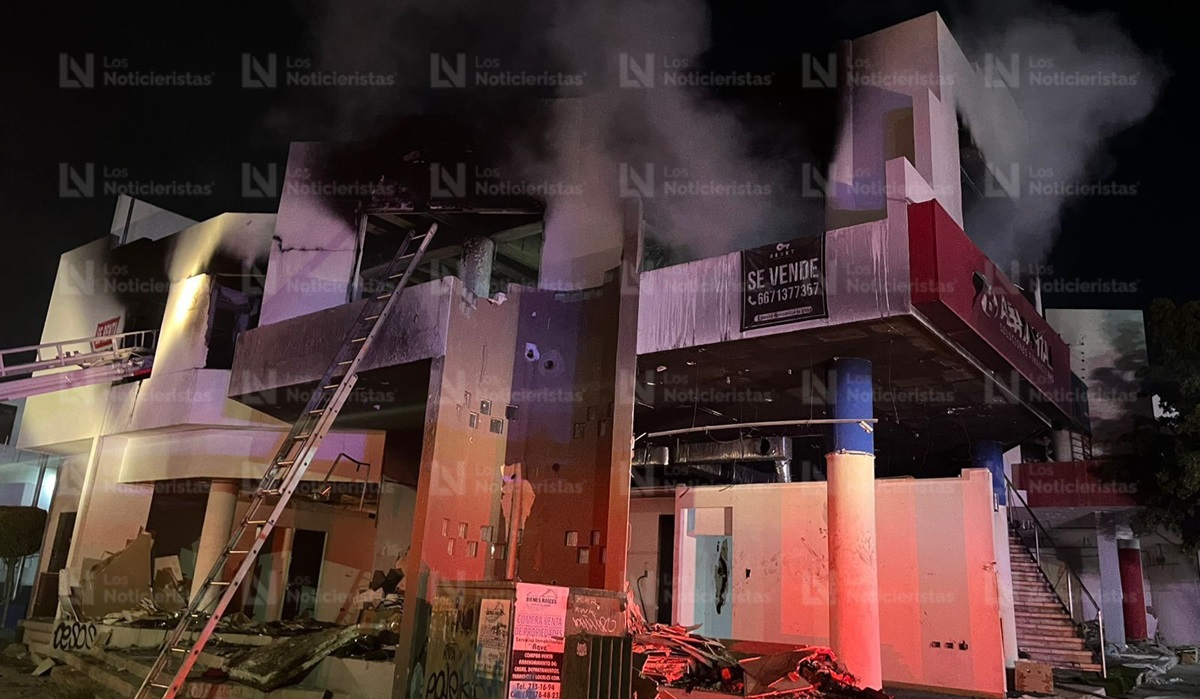 Se incendia edificio abandonado en el sector Centro Sinaloa de Culiacán