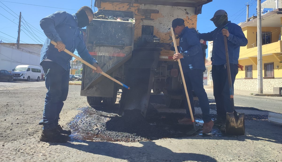 Tapan el bache número mil bajo el programa ‘Maz Bachetón’ en Mazatlán