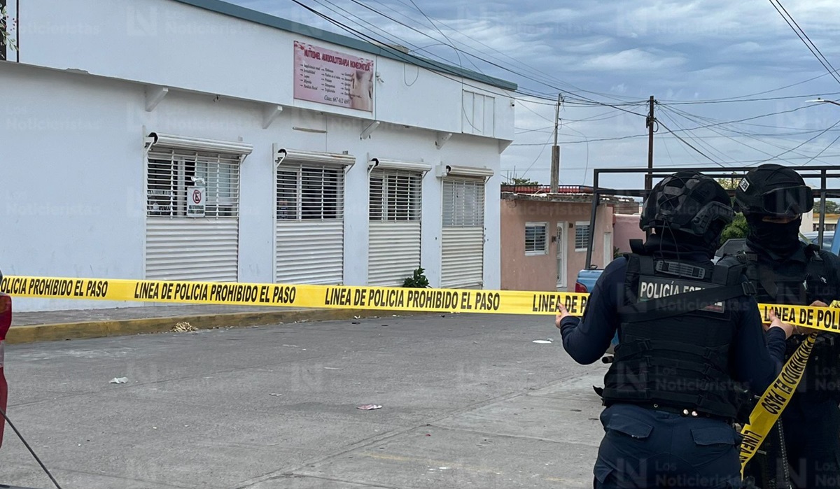 Tirotean dos inmuebles y aseguran camioneta con armamento en la Benito Juárez en Culiacán