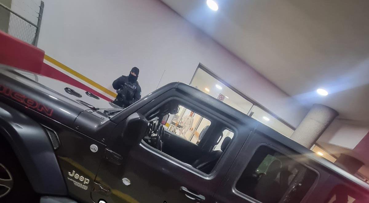 Hay un muerto y un herido en Mazatlán; intentaron despojarles vehículo y al resistirse les dispararon