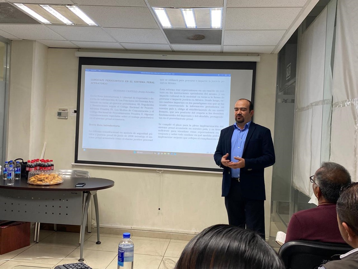 Medios de comunicación en Mazatlán reciben curso de apoyo por la Vicefiscalía zona sur