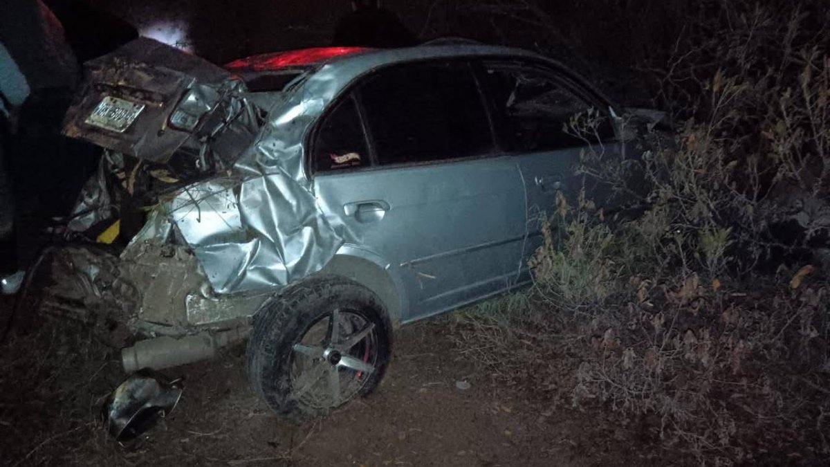 Volcadura en la carretera Escuinapa-Teacapán deja una mujer fallecida y un herido grave