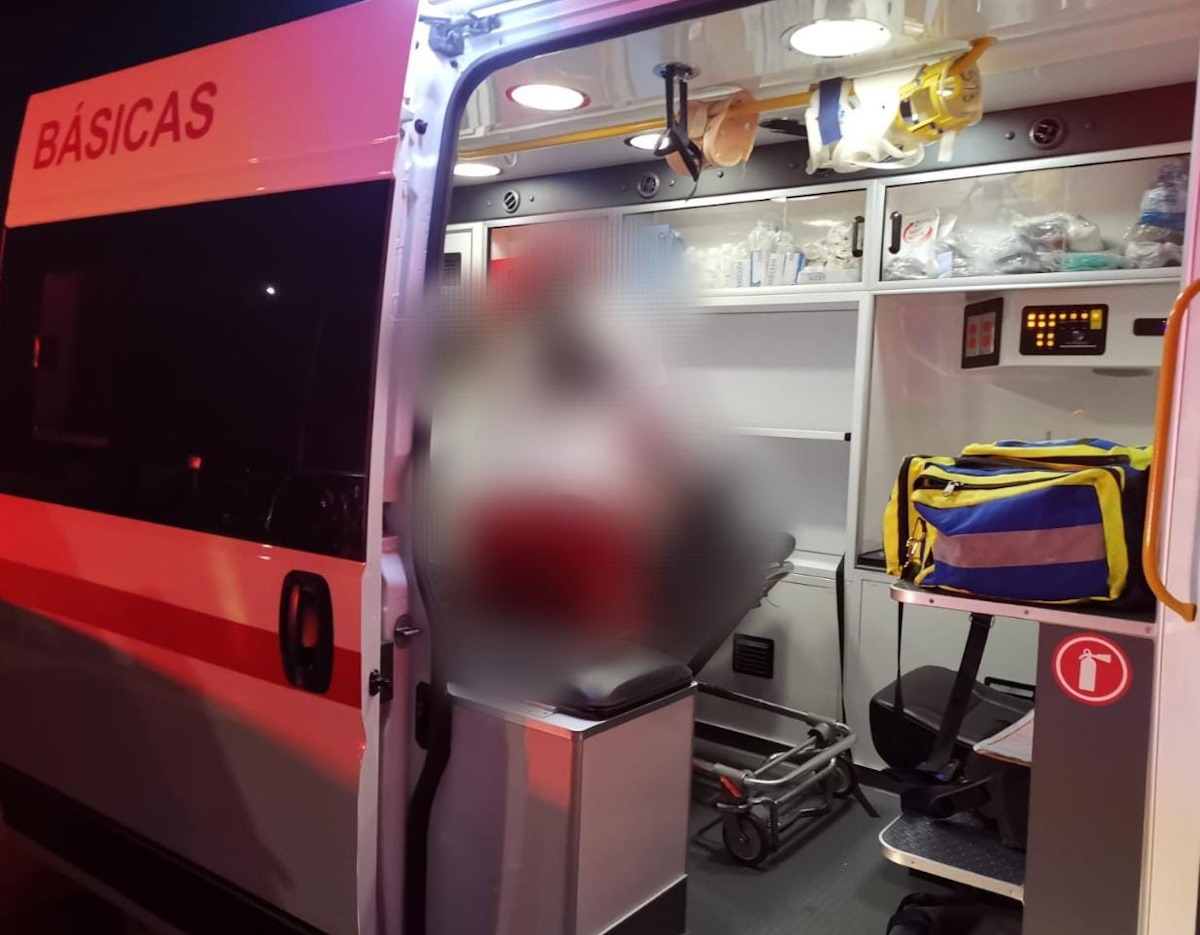 Cuatro personas heridas entre ellas dos menores de edad en volcadura sobre la México 15 en San Miguel Zapotitlán, Ahome
