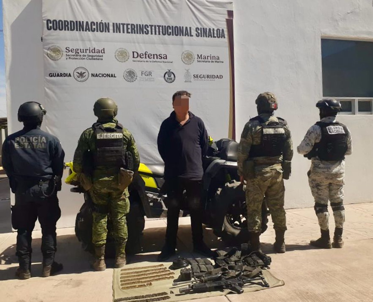 Detienen a civil y aseguran dos armas, cargadores y cuatrimoto en operativo en Culiacán
