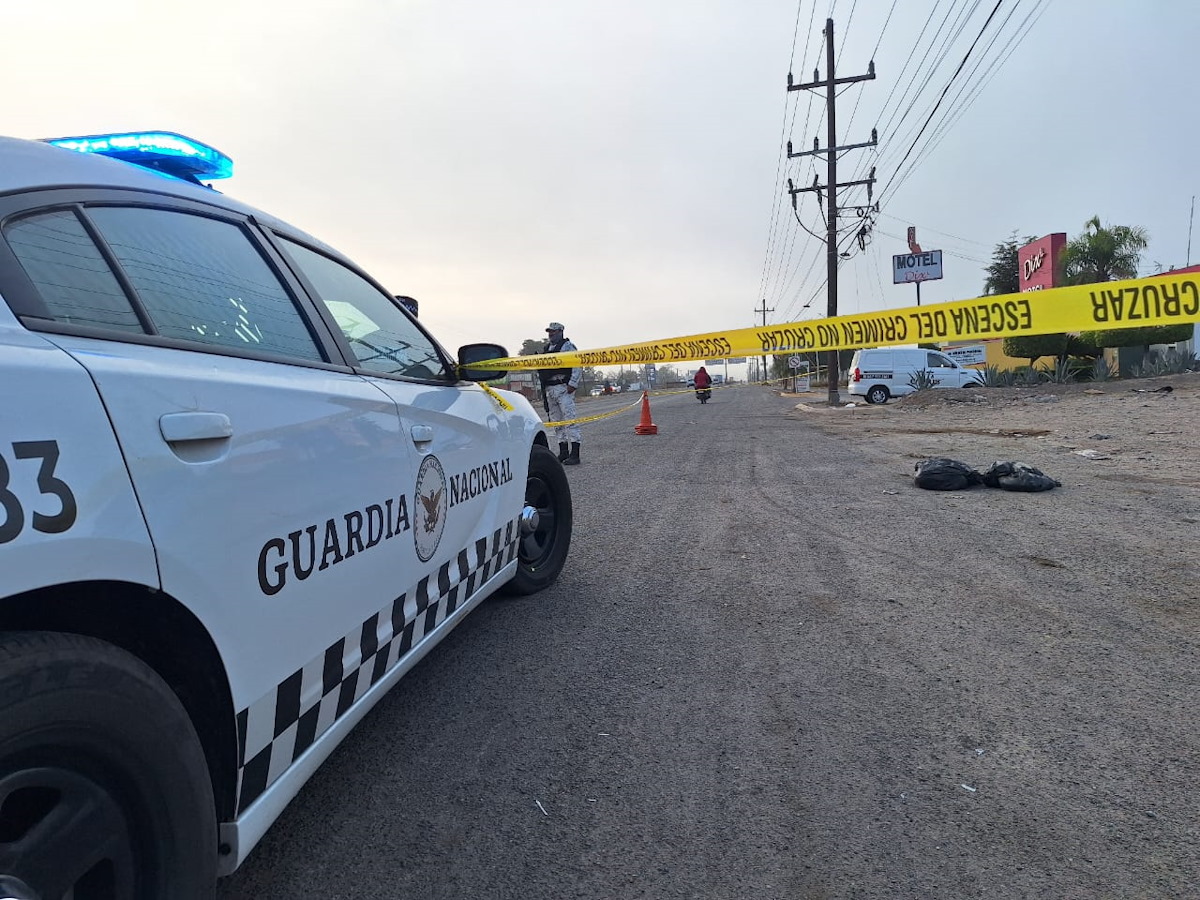 Abandonan dos hombres asesinados en el Campo El Diez, Culiacán; uno desmembrado y otro con mensaje
