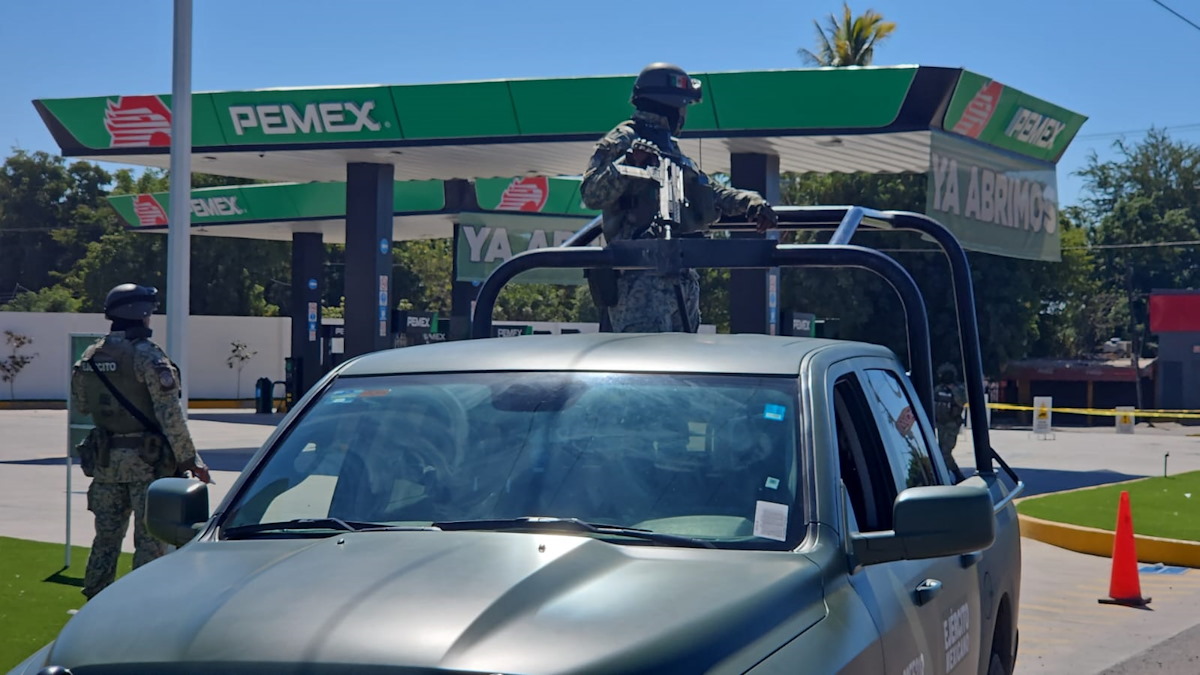 Localizan explosivo 🧨 en gasolinera del ejido Canán de Costa Rica al sur de Culiacán