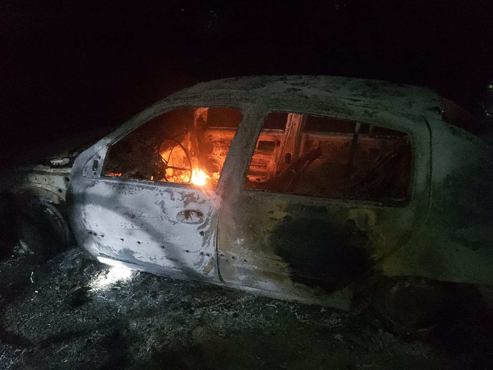 Se incendia vehículo en la rúa federal México 15 en Ahome