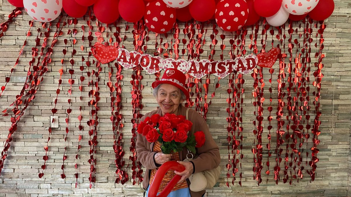 ¡Se les adelanta San Valentín! Abuelitos del retiro Plenitud con Calidad celebran el día del amor y la amistad