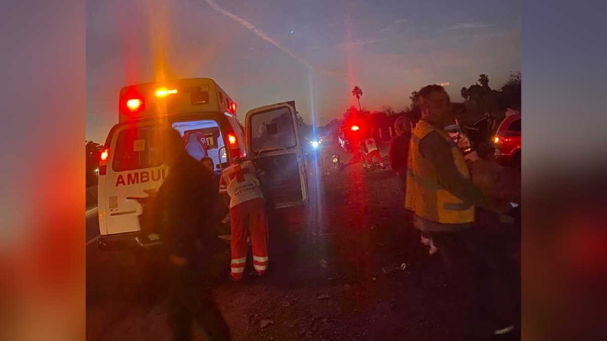 Accidente automovilístico en México 15 y Juan José Ríos deja una persona lesionada