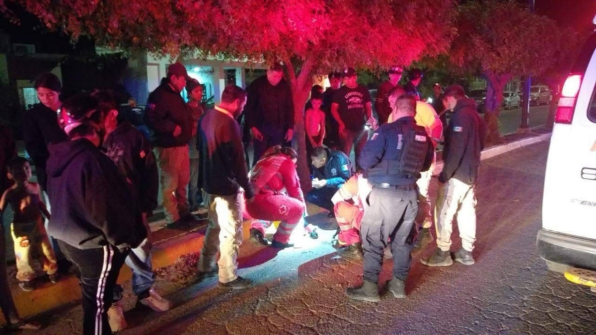 Colisionan motocicletas en bulevar de Escuinapa, una joven resulta herida