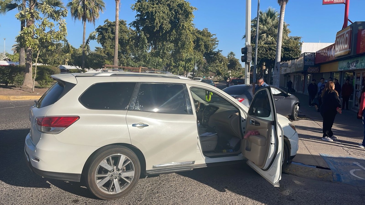 Accidente en el Centro de Los Mochis deja dos personas lesionadas