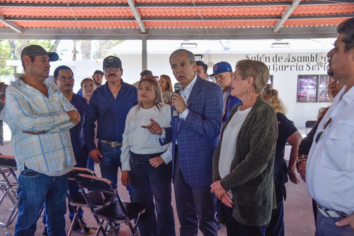 Siguen sin agua vecinos del ejido 18 de Marzo, exponen ante alcalde el deficiente servicio y alta facturación