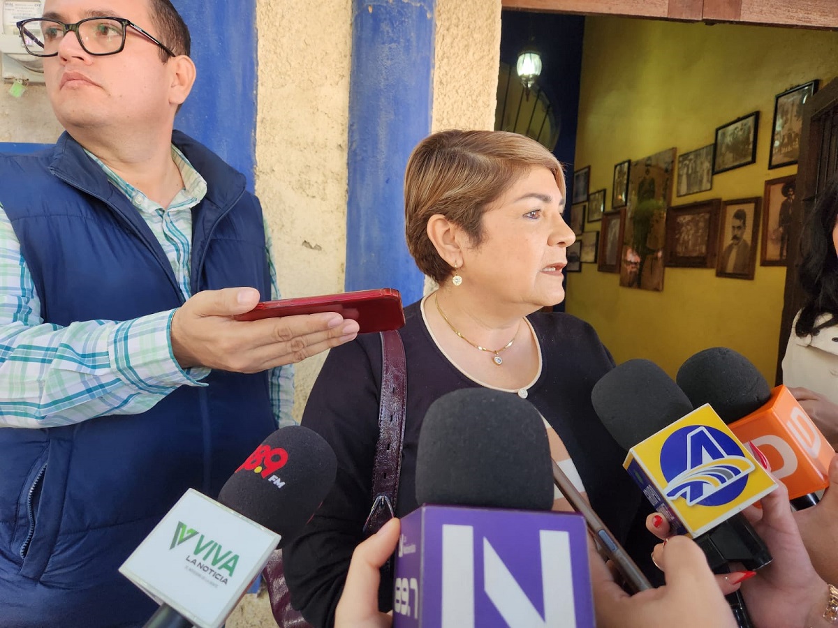“Cada quien que haga su parte”, exhorta alcaldesa a VyT, padres y horticultores, no niños en el campo